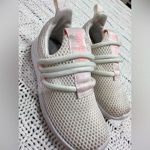 Kids Adidas Tennis Shoe | Size 9.5